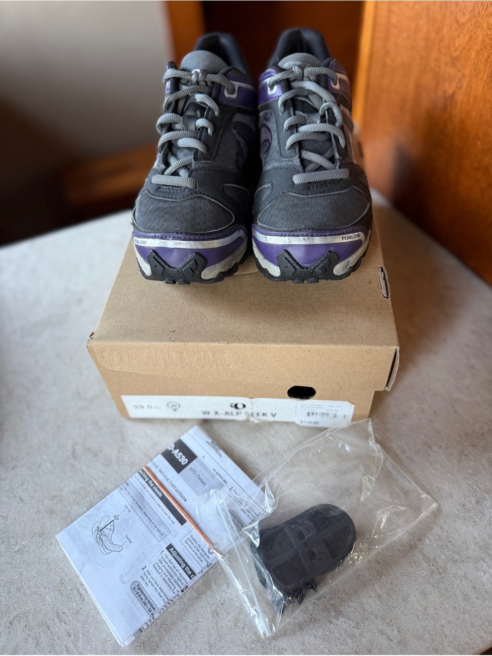 Pearl Izumi X-ALP Seek V women's mountain bike shoes. Size 39